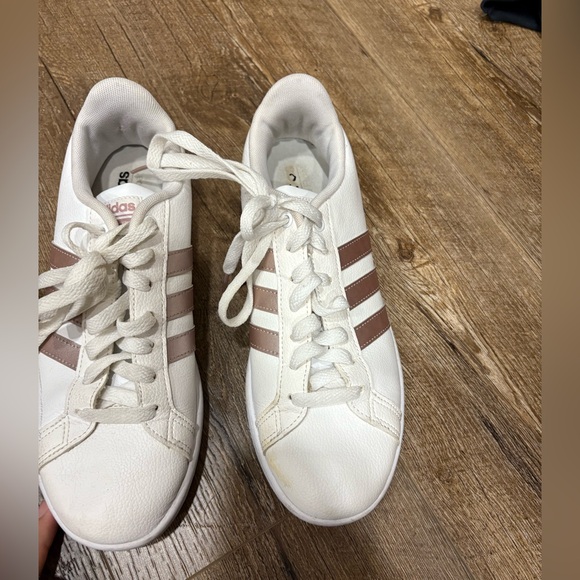 Adidas women’s sneakers - Picture 3 of 5